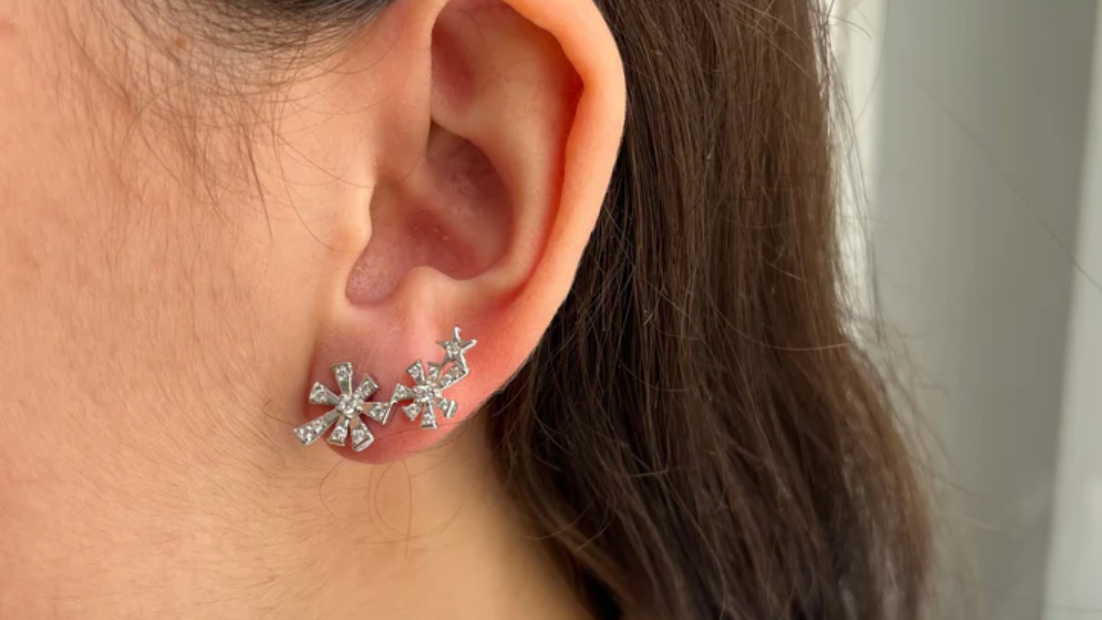 Cómo los Pendientes de Plata Se Han Convertido en un Regalo Perfecto para Todas las Ocasiones
