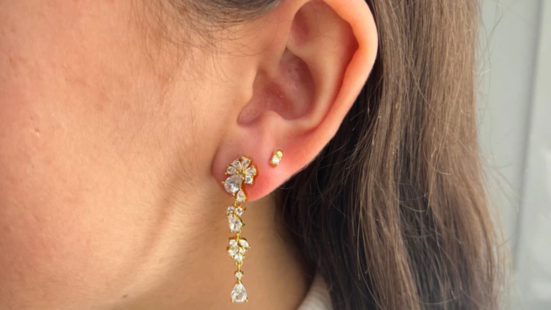 Cómo Elegir Pendientes de Plata Según tu Estilo de Ropa