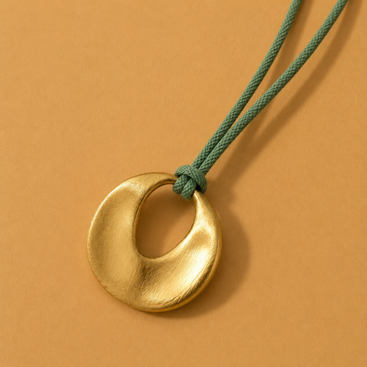 COLLAR LUNAIRE