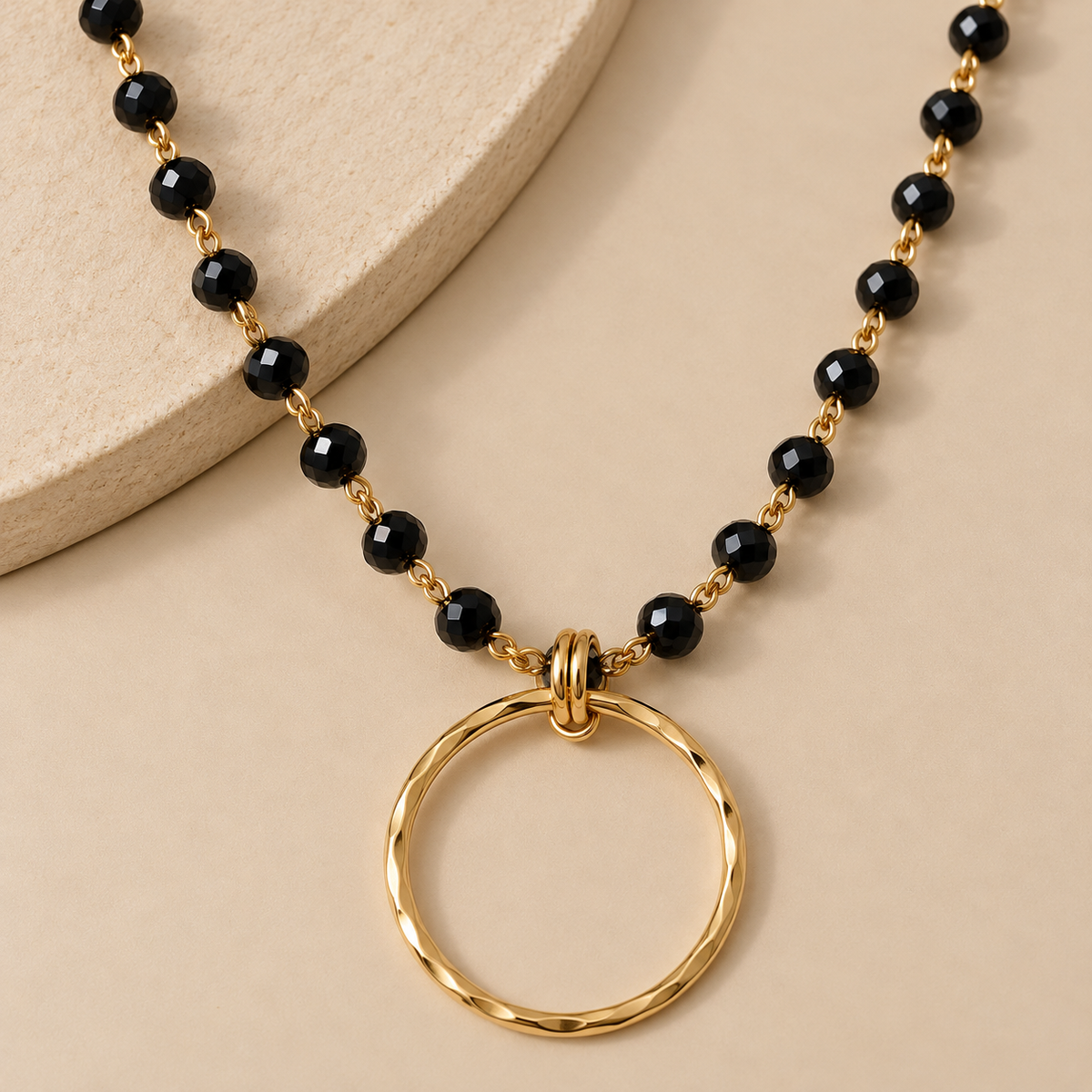 Collar Aurea en piedra de color con charm - Alma de Plata