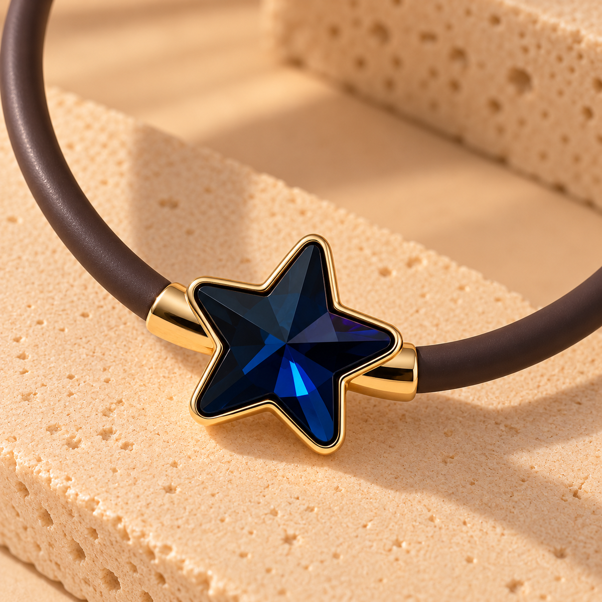 Collar Astral de caucho con cristal facetado y baño de oro, foto 5