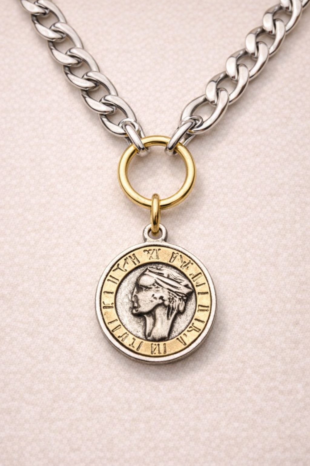 COLLAR ATENEA