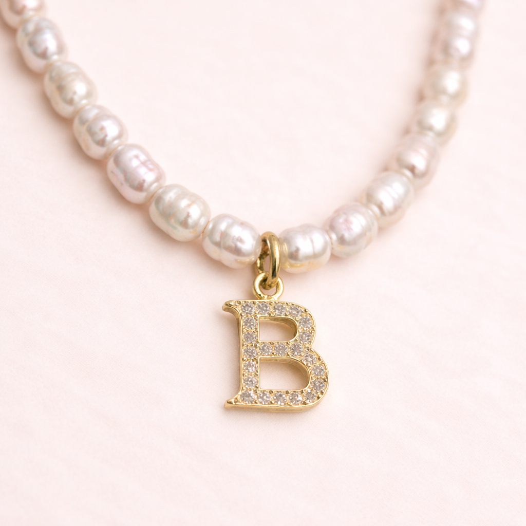 COLLAR PEARL CIRCONITE LETTER