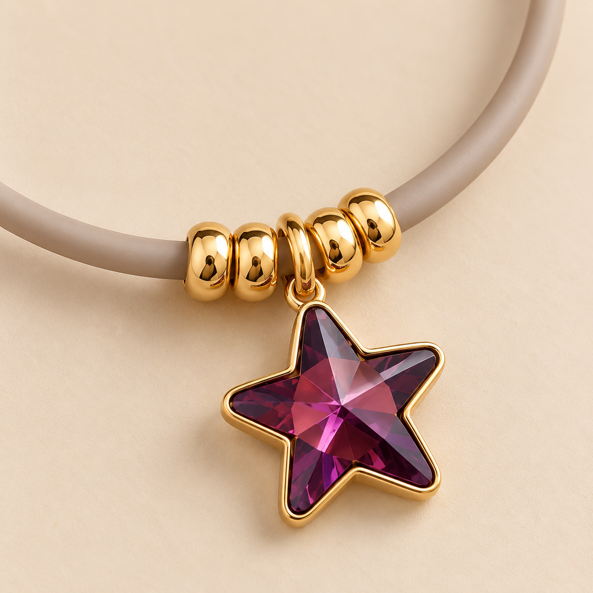Charm Estrella Astral Maxi Negro Amatista con marco dorado - Alma de Plata