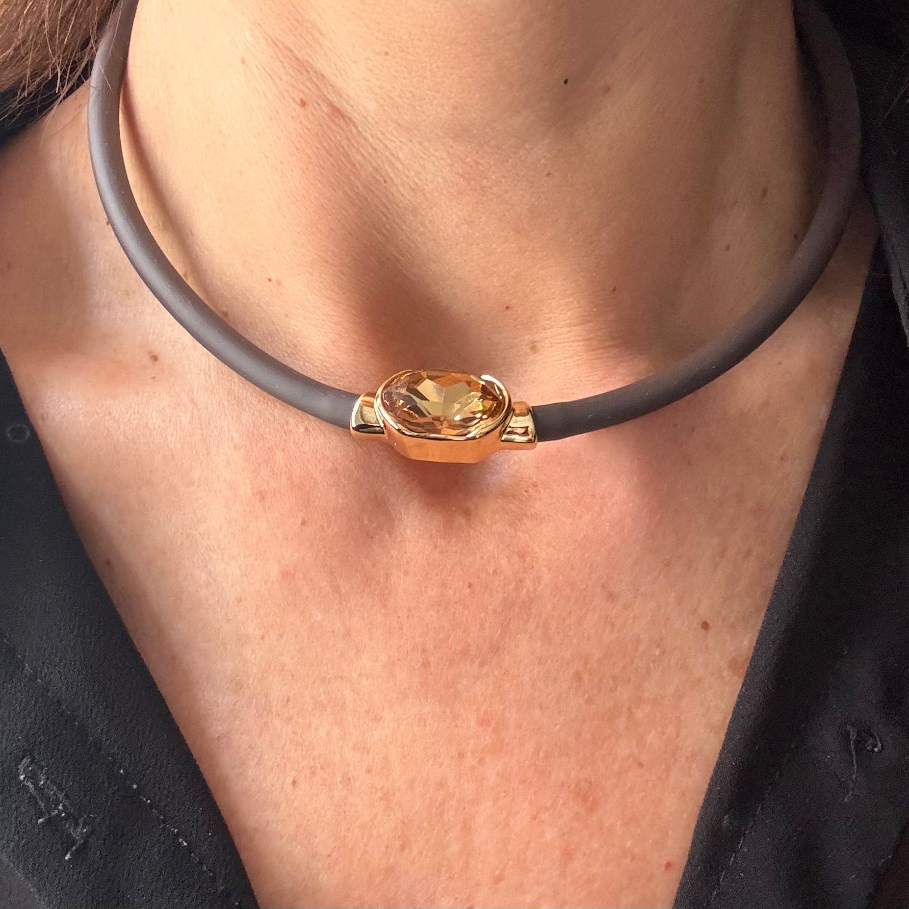 COLLAR EBANO