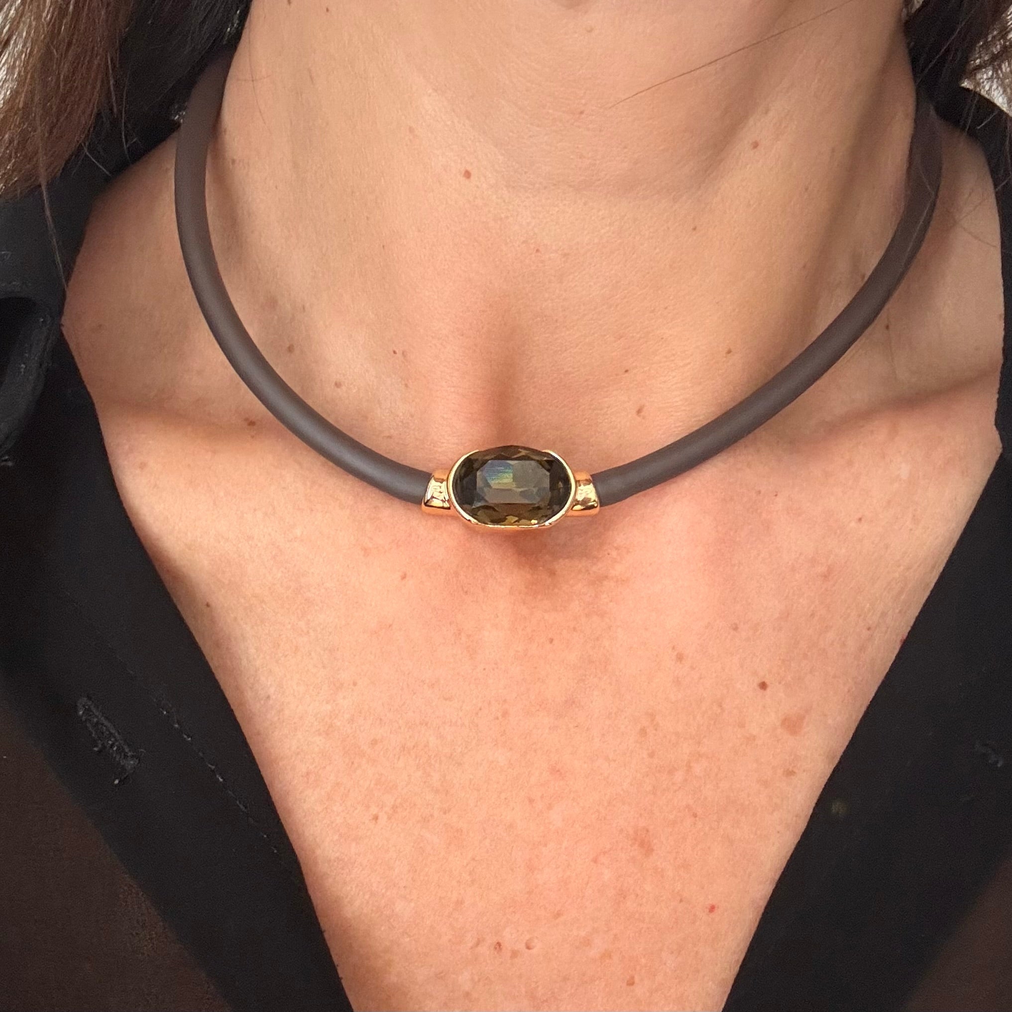 COLLAR EBANO