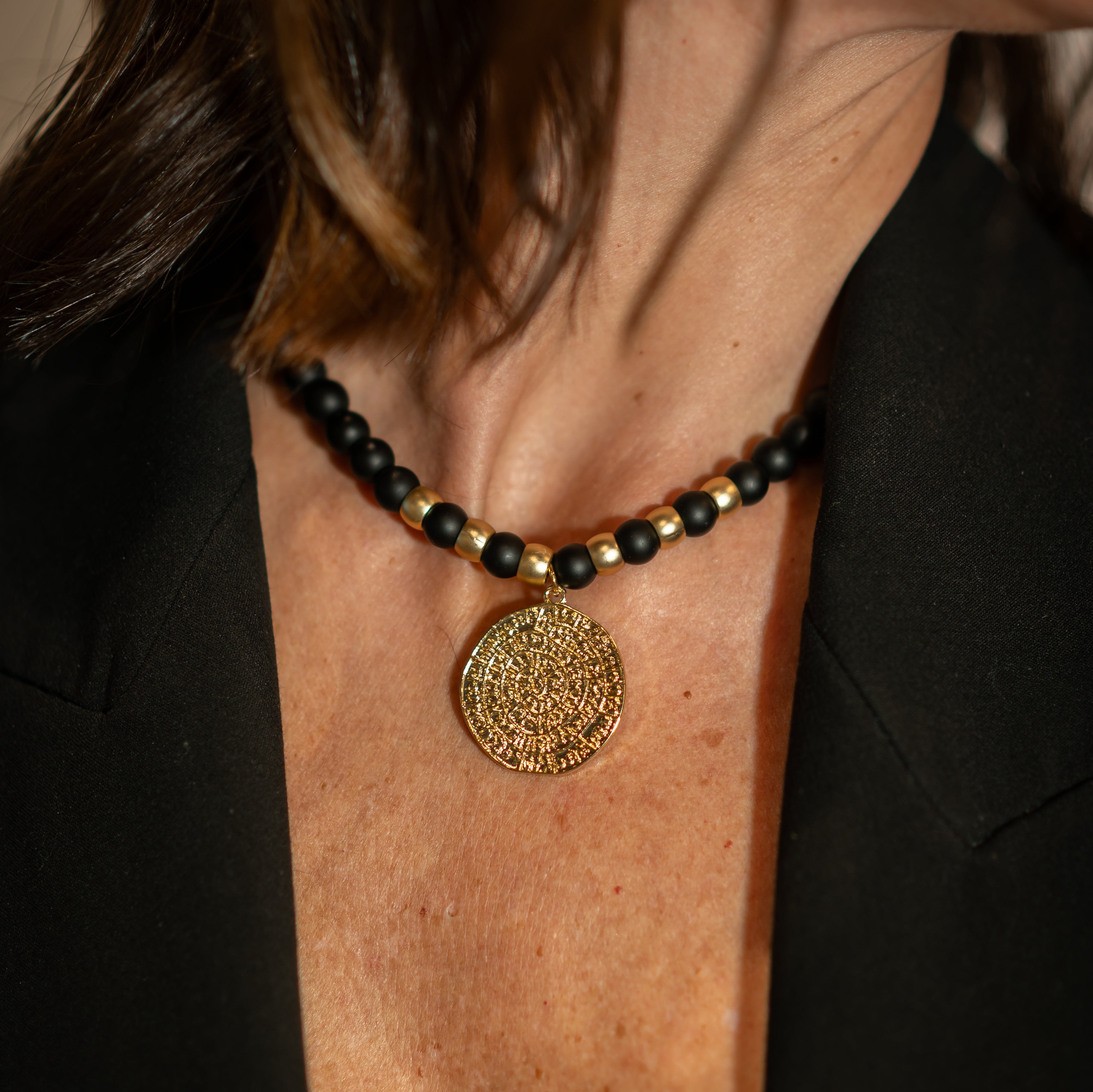 COLLAR EBONY