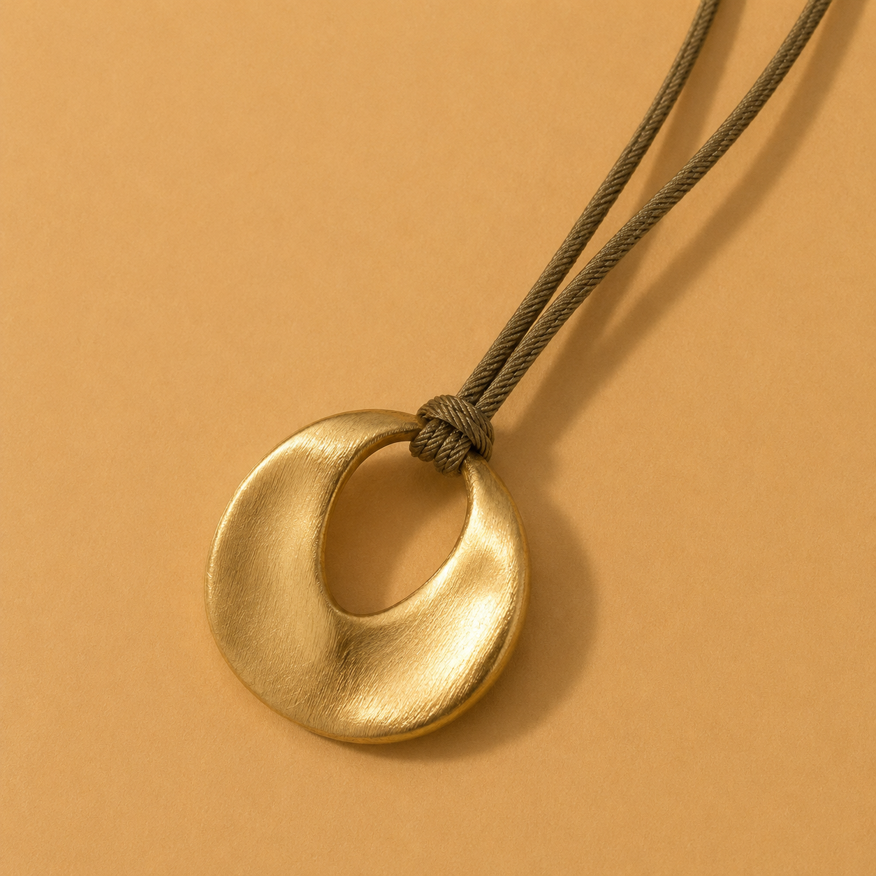 COLLAR LUNAIRE